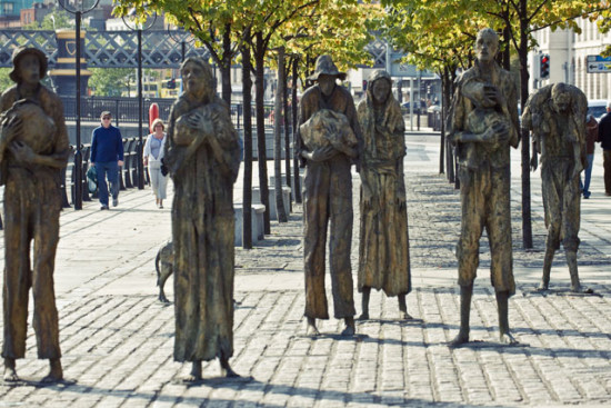 great famine ireland memorial 550x367 Великий картофельный голод в Ирландии