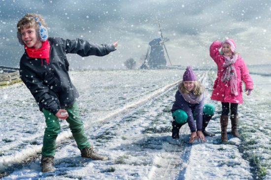 1362414012 adrian sommeling sneeuwpret child 550x366 Серия фотографий от Adrian Sommeling