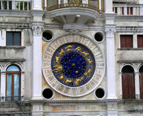 1280px Venice clocktower in Piazza San Marco torre dellorologio clockface 550x444 Знаки Зодиака