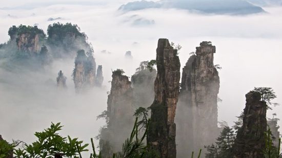 1329989532 amazing places tianzi mountains 1 550x308 Национальный парк Чжанцзяцзе, Китай