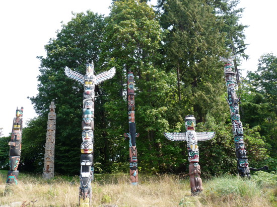 P1030295   Vancouver   Stanley Park   totem 550x412 Ванкувер