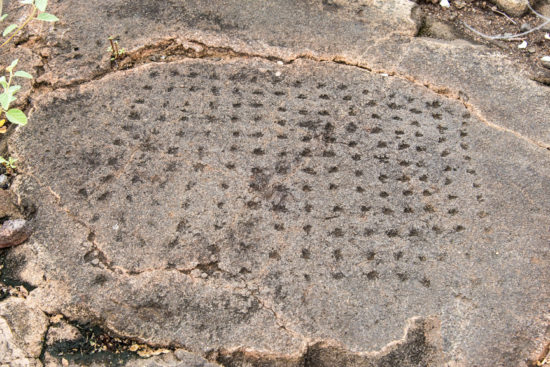 01 Petroglyph 550x367 Гавайские петроглифы   рисунки на камнях