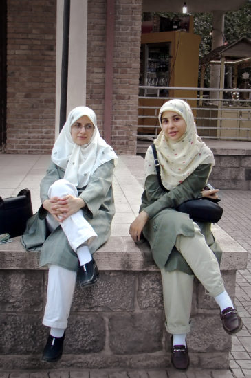 Two Iranian women 365x550 Иран   страна ариев