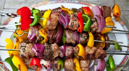 shashlik iz baranini s ovoshami 72555 550x302 Все на пикник!