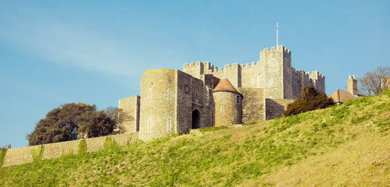 dover castle kent england 46171737 550x264 Настоящие замки Британии (2)