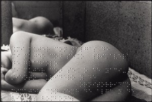 ©%20Union%20Libre%20(poem%20by%20André%20Breton%20embossed%20in%20Braille%20on%20a%20photograph)%20Leon%20Ferrari,%202004 Галерея