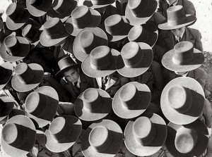 ©%20Unknown%20Photographer%20The%20first%20day%20of%20school%20,%20Portugal,%201936 Галерея